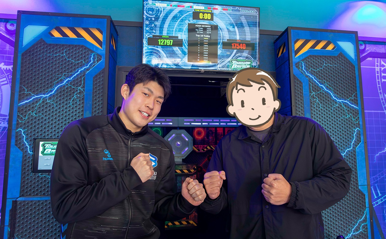 ルーキーとクラブスタッフ、まさかの対戦カード。