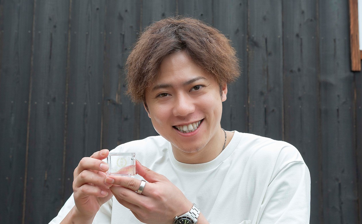 日本酒好きの仲本選手は、日本酒をイメージしながらグイッと♪