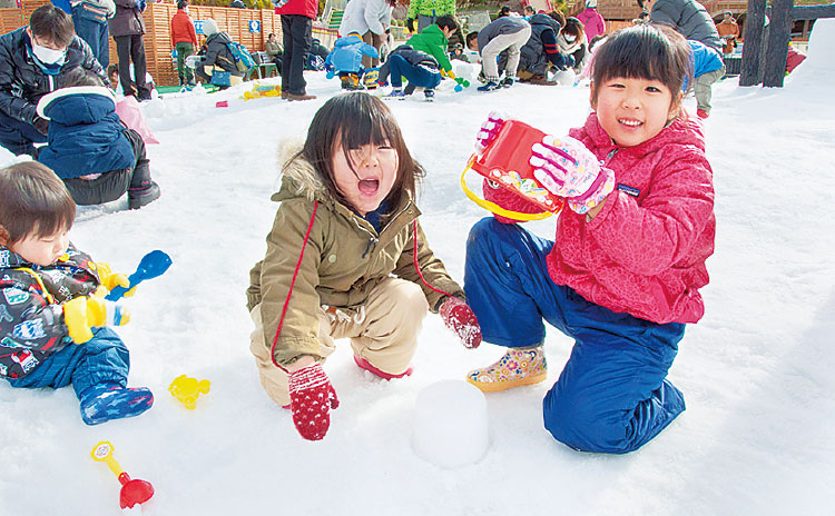 スノーエリアでは雪遊びを満喫！