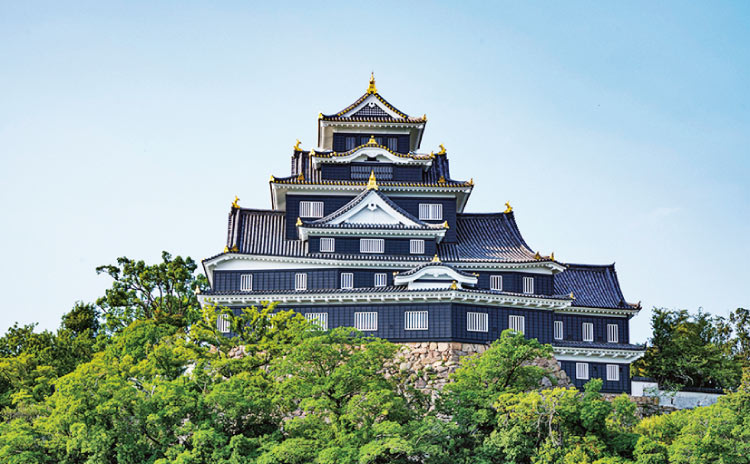 岡山城（烏城）©岡山県観光連盟