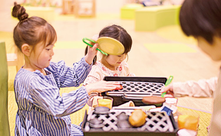 ごっこ遊びや組み立て遊び、絵本が楽しめる「イマジネーションエリア」には、想像力と創造性を刺激するおもちゃがいっぱい