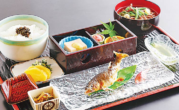枕川楼「美山彩り御膳」