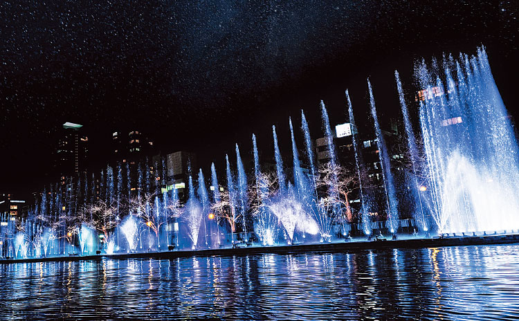 ©OSAKA リバーファンタジー運営事務局 音楽に合わせた水と光の噴水ショー
