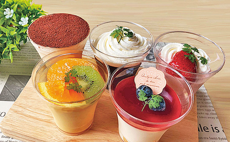 季節のカップスイーツ各種／350円から