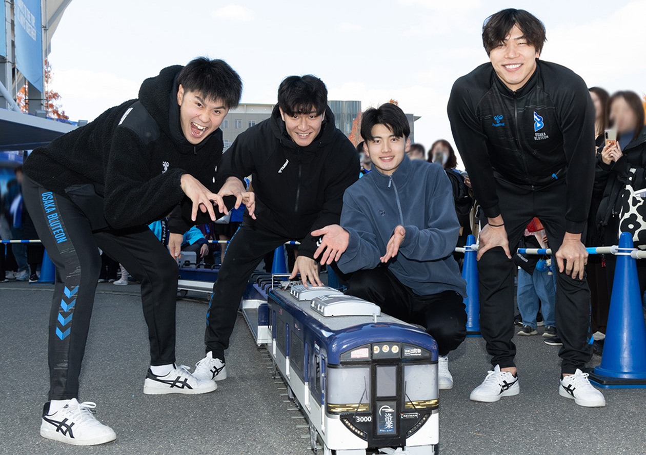 京阪電車の3000系ミニ電車の運行