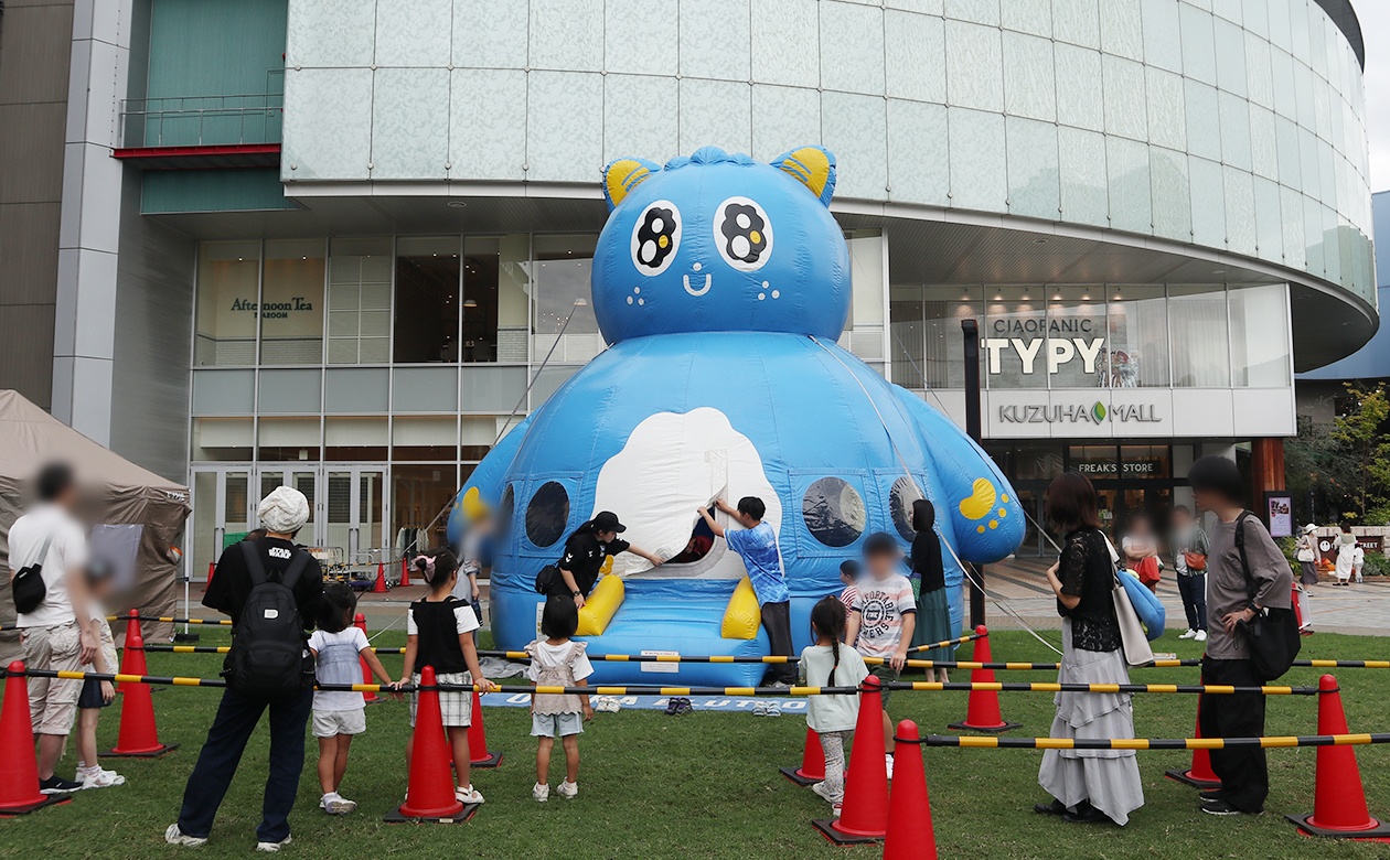地域・社会連携活動「BLUE ACTION」樟葉駅前広場バレーボール教室レポート