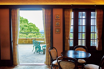 アサヒグループ大山崎山荘美術館 喫茶室