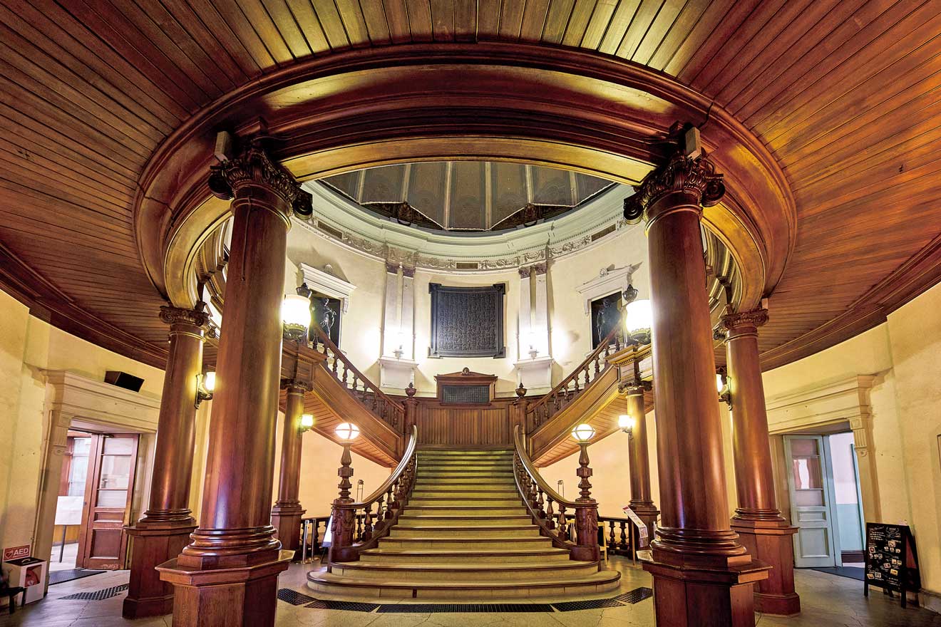 大阪府立中之島図書館 内観