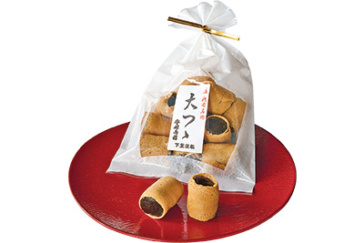 ショウガと黒糖を煮詰めた飴を香ばしい煎餅で巻いた「大つゝ/110g・1,620円」