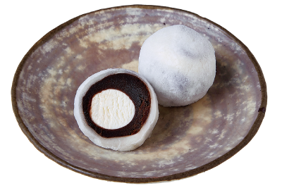 コーヒー餡と生クリームを餅皮で包んだ「生とろ珈琲もち／1個・220円」