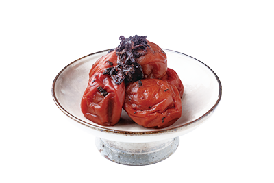 しっかり塩の利いた昔ながらの自家製梅干しも人気。「辛口梅干し／1パック・600円」