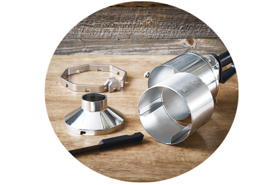 プロ向けの焙煎機にも搭載されている「二重シリンダー」を使用し、焼きムラのない仕上がりに