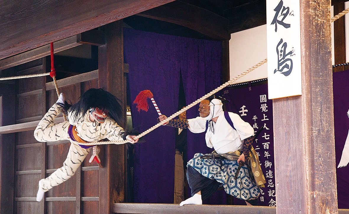綱渡りの演出がある壬生 狂言の『鵺(ぬえ)』