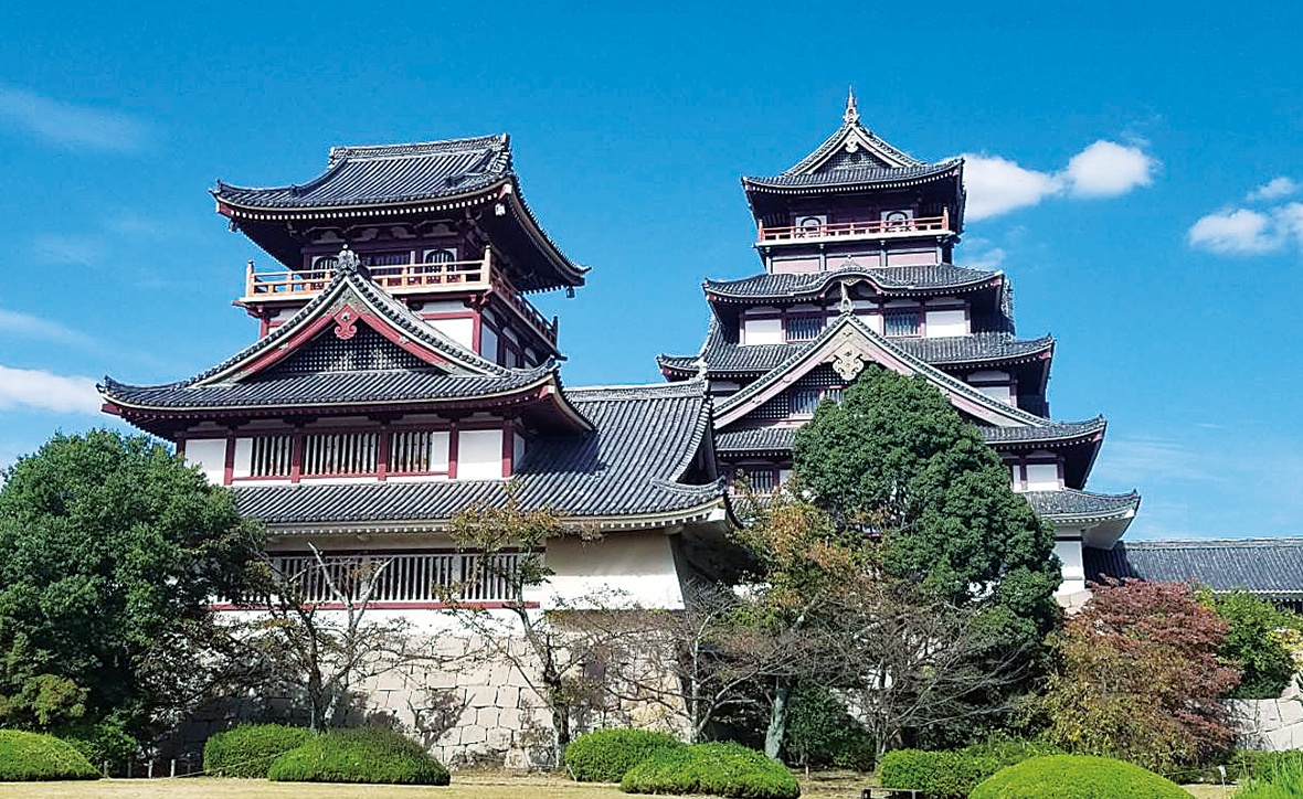 伏見城の模擬天守(入場不可)