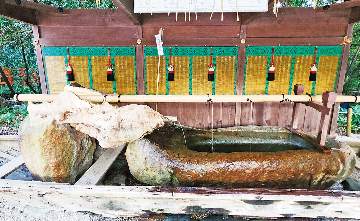 下鴨神社の南口鳥居前の御手洗