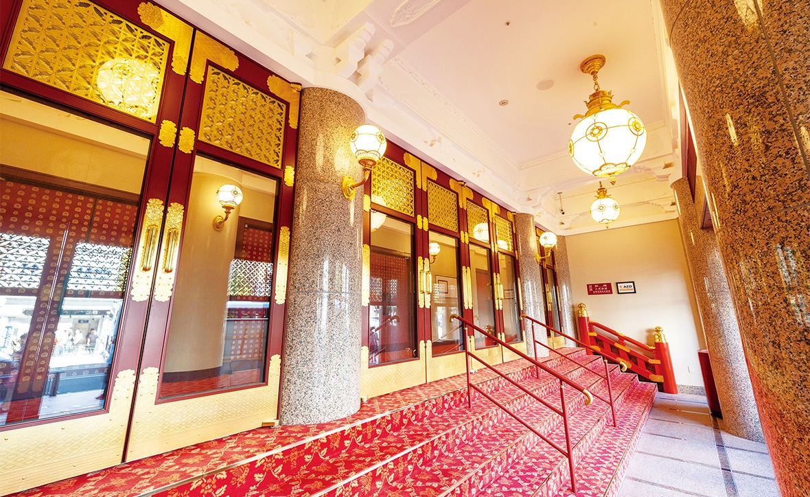 唐破風（からはふ）の屋根