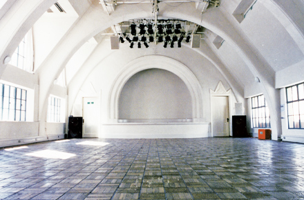 写真:アートコンプレックス1928