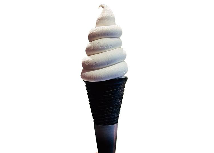 希少な牛乳を使用した「本気のミルクソフト／650円」は店のイチオシ