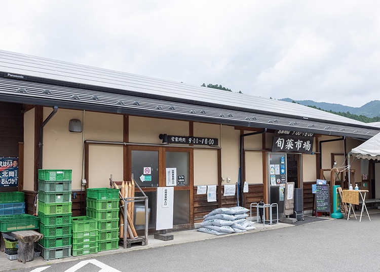 大原産の京野菜が買えることから観光がてら立ち寄る人も多い