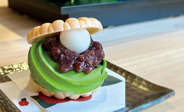 宇治茶アイスなどを挟んだ「ねねさんアイス最中／700円」