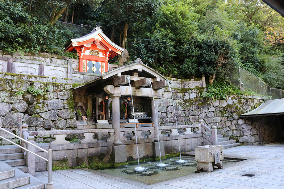 Kiyomizu-dera Temple