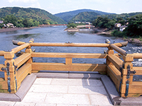 Appreciation of the Uji Bridge Scenery